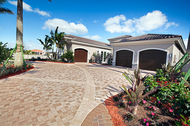 Best Driveway Borders and Edging Pavers in Westlake Vlage, IL